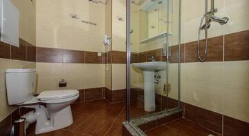 Фото номера Двухместный номер с 1 кроватью и балконом Гостиница VK Hotel Royal г. Алушта 5