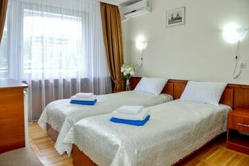 Фото номера Семейный стандарт Гостиница Пансионат Нева г. Алушта 3