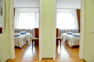 Фото номера Семейный стандарт Гостиница Пансионат Нева г. Алушта 2