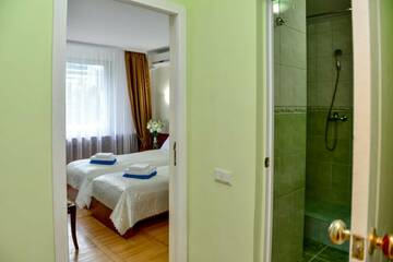 Фото номера Семейный стандарт Гостиница Пансионат Нева г. Алушта 6