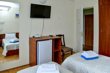 Фото номера Семейный стандарт Гостиница Пансионат Нева г. Алушта 7