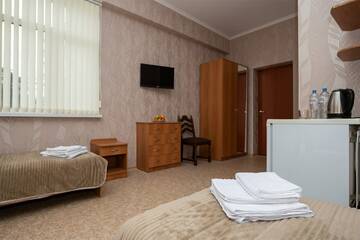 Фото номера Трехместный номер Гостиница Витекс г. Алушта 2