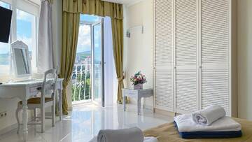 Фото номера Стандарт Гостиница Бон Мезон г. Алушта 2