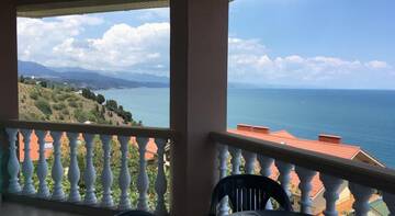 Фото номера Семейный номер с видом на море Гостевой дом Villa Violetta г. Алушта 7