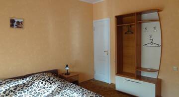 Фото номера Стандартный трехместный номер Гостевой дом Villa Violetta г. Алушта 4