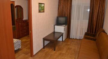 Фото номера Четырехместный номер с ванной Гостевой дом Vlada Mini Hotel г. Алушта 2