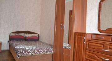 Фото номера Четырехместный номер с ванной Гостевой дом Vlada Mini Hotel г. Алушта 4