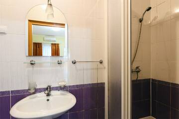 Фото номера Двухместный номер с 1 кроватью — цокольный этаж Гостиница Эдем г. Алушта 7