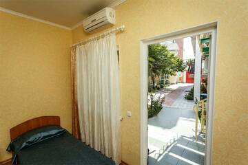 Фото номера Двухместный номер эконом-класса с 1 кроватью или 2 отдельными кроватями Гостиница Эдем г. Алушта 14