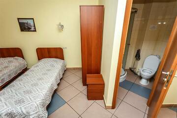 Фото номера Двухместный номер с 1 кроватью — цокольный этаж Гостиница Эдем г. Алушта 13