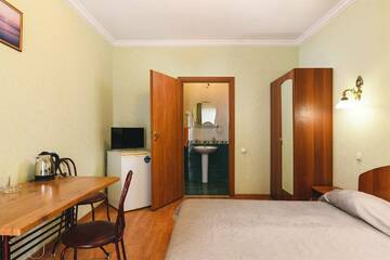 Фото номера Двухместный номер эконом-класса с 1 кроватью или 2 отдельными кроватями Гостиница Эдем г. Алушта 4