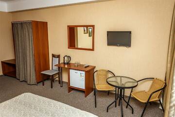 Фото номера Стандартный двухместный номер с 1 кроватью или 2 отдельными кроватями Гостиница Эдем г. Алушта 14