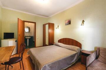 Фото номера Двухместный номер эконом-класса с 1 кроватью или 2 отдельными кроватями Гостиница Эдем г. Алушта 2