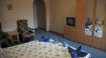 Фото номера Стандартный двухместный номер с 2 отдельными кроватями Гостевой дом Пансион Круиз-2 г. Алушта 3