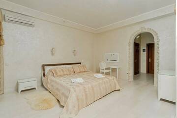 Фото номера Полулюкс панорамный Гостиница Калипсо г. Алушта 4