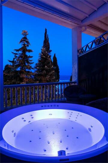 Фото номера SPA-Люкс Модерн 5* Гостиница Riviera Sunrise г. Алушта 6