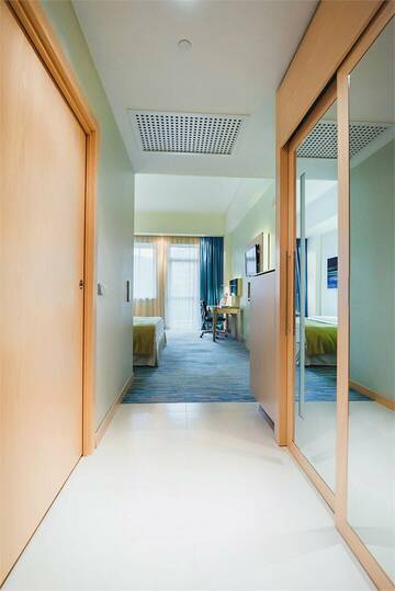 Фото номера Стандарт Модерн &quot;Доступная среда&quot;  с видом на горы Гостиница Riviera Sunrise г. Алушта 4