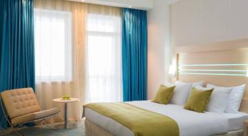 Фото номера Представительский люкс с 1 спальней Гостиница Riviera Sunrise Resort  &amp; SPA г. Алушта 3