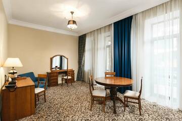 Фото номера Полулюкс Классик с видом на горы 4* Гостиница Riviera Sunrise г. Алушта 4