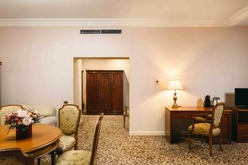 Фото номера Люкс Классик с видом на море 4* Гостиница Riviera Sunrise г. Алушта 8