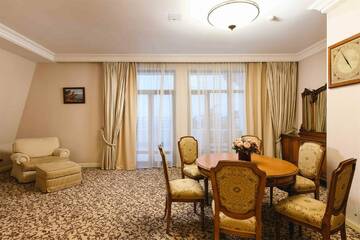 Фото номера Люкс Классик с видом на море 4* Гостиница Riviera Sunrise г. Алушта 3