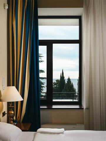 Фото номера Улучшенный Классик с видом на море 4* Гостиница Riviera Sunrise г. Алушта 8