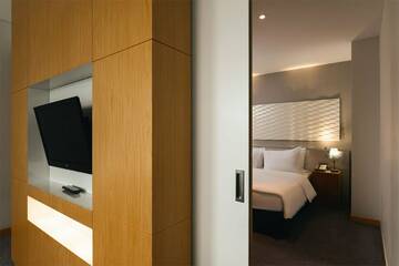 Фото номера Полулюкс Модерн с видом на горы 5* Гостиница Riviera Sunrise г. Алушта 10