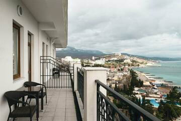 Фото номера Люкс Модерн с видом на море 5* Гостиница Riviera Sunrise г. Алушта 12