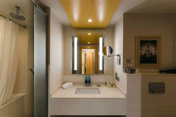 Фото номера Полулюкс Модерн с видом на горы 5* Гостиница Riviera Sunrise г. Алушта 11