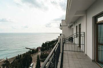 Фото номера Люкс Модерн с видом на море 5* Гостиница Riviera Sunrise г. Алушта 6