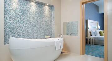 Фото номера Президентский люкс Гостиница Riviera Sunrise Resort  &amp; SPA г. Алушта 2