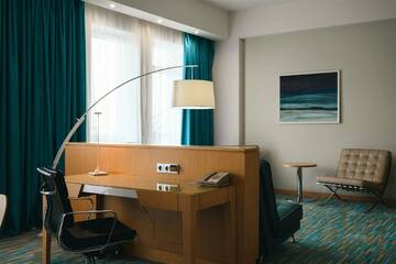 Фото номера Люкс Модерн с видом на море 5* Гостиница Riviera Sunrise г. Алушта 11