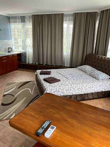 Фото номера Трехместный номер с панорамным видом на море Гостиница Ostrovok Hotel г. Алушта 3
