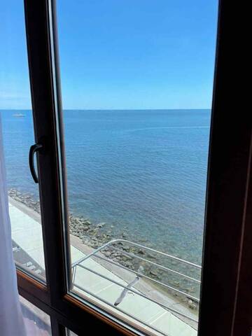 Фото номера Двухместный номер с панорамным видом на море Гостиница Ostrovok Hotel г. Алушта 19