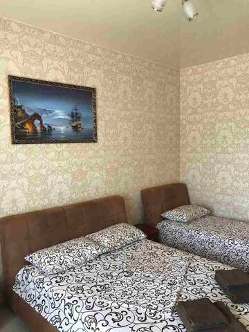Фото номера Трехместный номер боковой с видом на море Гостиница Ostrovok Hotel г. Алушта 13