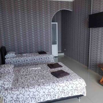 Фото номера Трехместный номер с выходом на море Гостиница Ostrovok Hotel г. Алушта 8