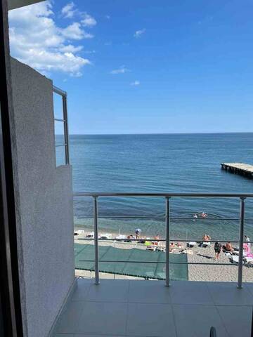 Фото номера Четырехместный номер с видом на море Гостиница Ostrovok Hotel г. Алушта 11