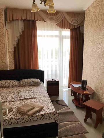 Фото номера Двухместный номер боковой с видом на море Гостиница Ostrovok Hotel г. Алушта 5