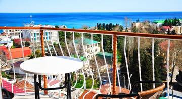 Фото номера Апартаменты с видом на море Гостиница Guest House Svetlana г. Алушта 10