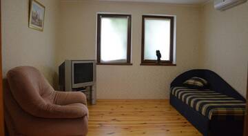 Фото номера Улучшенный четырехместный номер Гостевой дом Elite house hold Classic г. Алушта 4