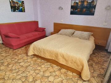 Фото номера Двухместный номер с 1 кроватью и балконом Гостиница Южный Домик г. Алушта 2