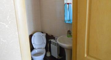 Фото номера Двухместный номер с 1 кроватью и террасой Гостиница Guest House Neptun г. Алушта 2