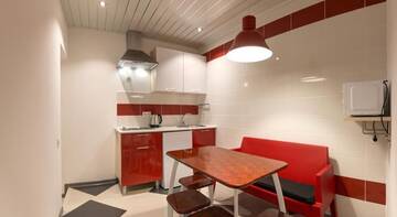 Фото номера Алый-любимый трехкомнатный  Гостевой дом Guest House Lora г. Алушта 2