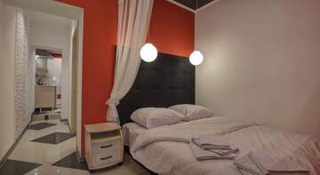 Фото номера Алый-любимый трехкомнатный  Гостевой дом Guest House Lora г. Алушта 8