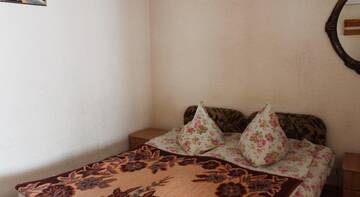 Фото номера Апартаменты с 2 спальнями Гостиница Guest House Gorkogo 60 г. Алушта 2