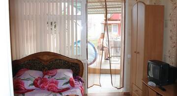 Фото номера Двухместный номер с 1 кроватью и террасой Гостиница Guest House Gorkogo 60 г. Алушта 3