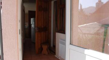Фото номера Апартаменты с 2 спальнями Гостиница Guest House Gorkogo 60 г. Алушта 3