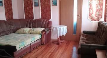 Фото номера Четырехместный номер с ванной Гостиница Guest House Gorkogo 60 г. Алушта 2