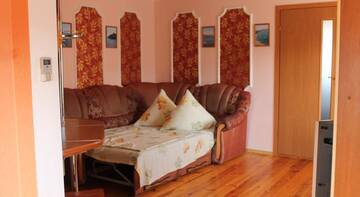 Фото номера Четырехместный номер с ванной Гостиница Guest House Gorkogo 60 г. Алушта 6