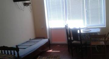 Фото номера Трехместный номер Гостиница Guest House Oktyabrskaya 15 г. Алушта 11
